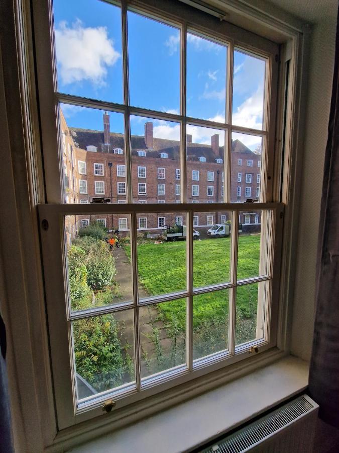 Waterloo - Zone 1 - Spacious One Bedroom Flat Londen Buitenkant foto