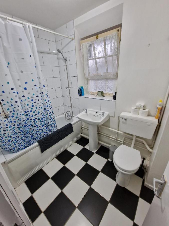 Waterloo - Zone 1 - Spacious One Bedroom Flat Londen Buitenkant foto